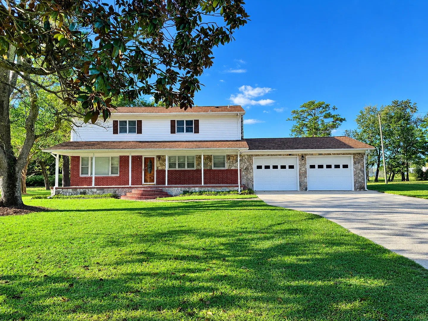 Recently Remodeled Large Home! — Photo 1