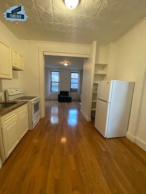 1st image of 503 W 47th St #3RE