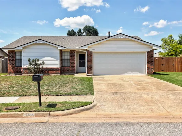 2505 Greenfield Dr, Edmond, OK 73012
