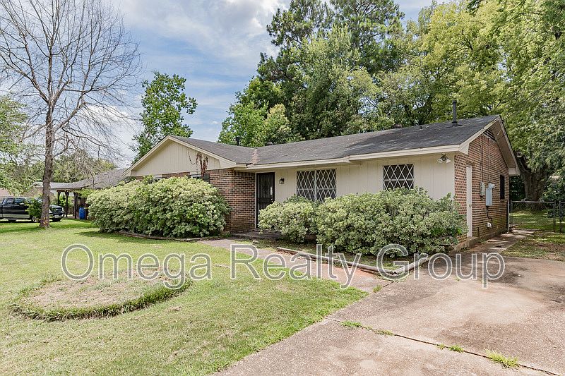 1st image of 6114 Pinebrook Dr