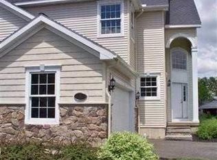 9 Friebel Ct, Albany, NY 12208