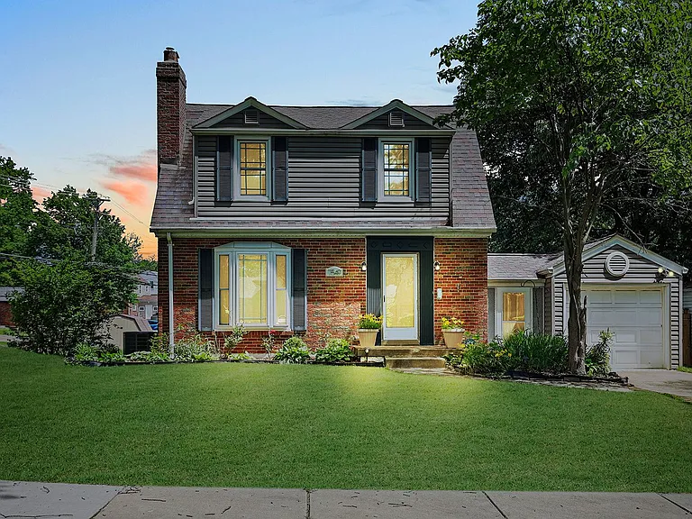 7549 Hillsdale Dr — Photo 2