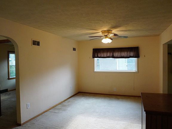 5th image of 2210 16th Ave