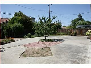 4th image of 10325 E Estates Dr