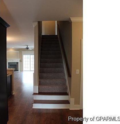 5th image of 2209 Dovedale Drive #B