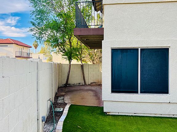 4th image of 4829 E Hazel Dr Unit 2