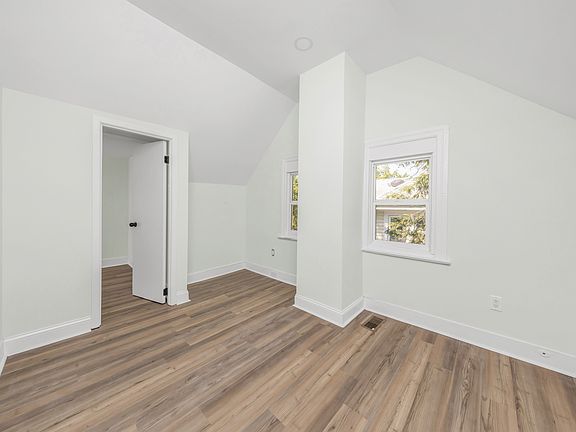 3rd image of 78 Blackwood Rd