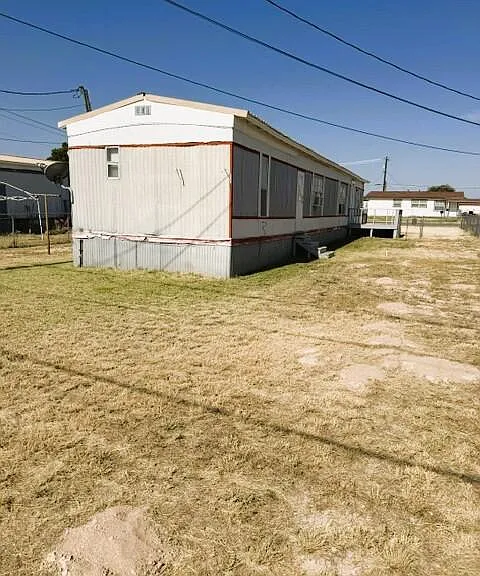 702 N State St — Photo 18