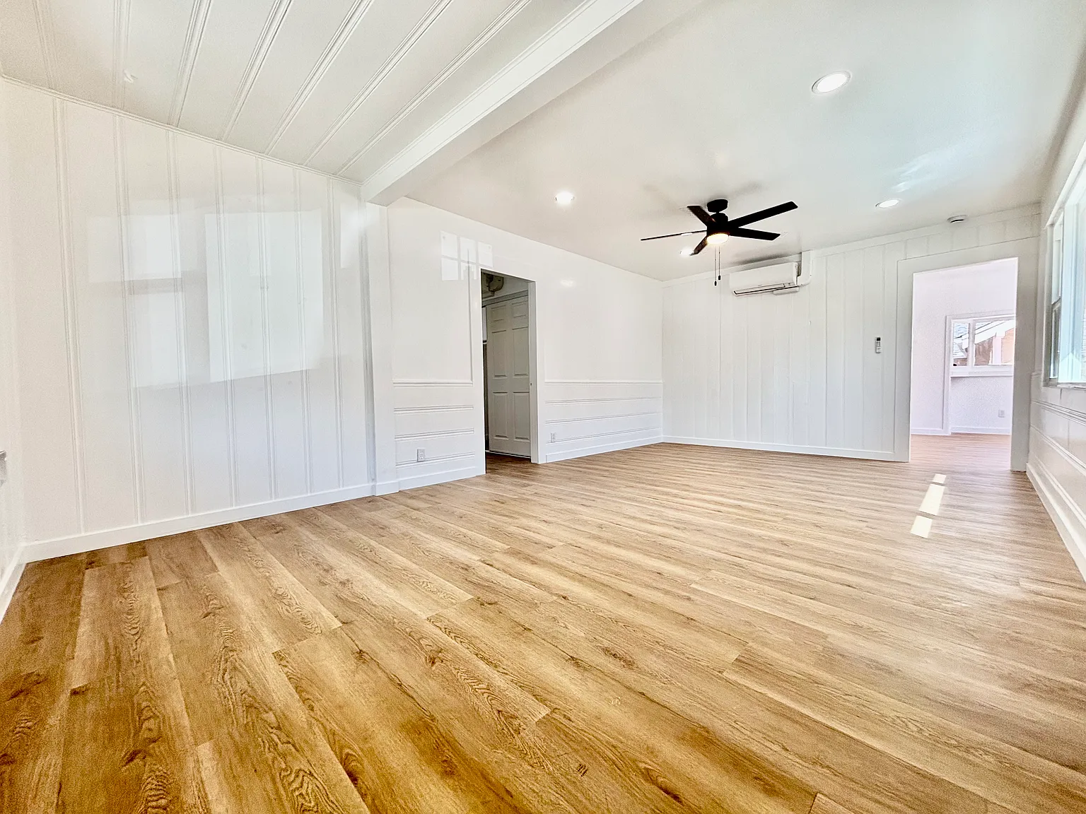 3 bed, 1053 sqft, $6,850 — Photo 3