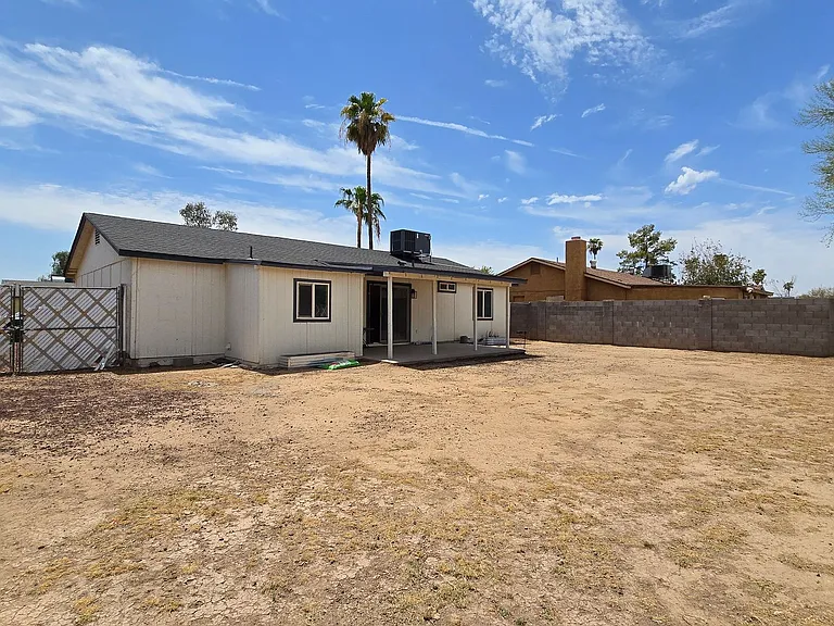 8012 W Highland Ave — Photo 25