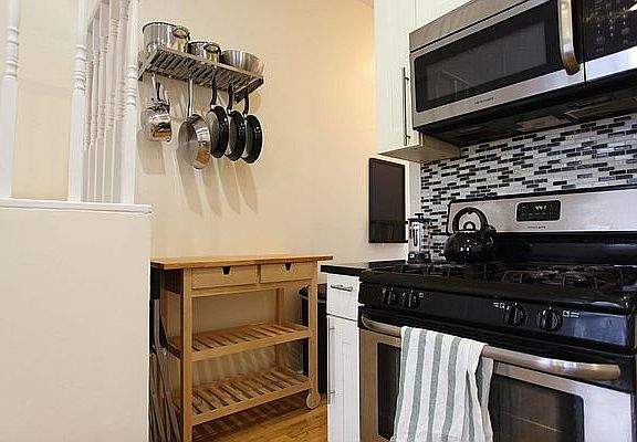 5th image of 136 W 111th St #1E
