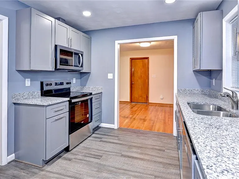 10 Whipple Dr — Photo 26