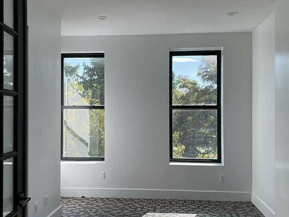 2nd image of 523 Dean St APT 3L