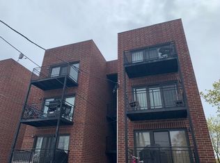 5652 W 63rd St APT 2E, Chicago, IL 60638