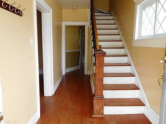 3rd image of 313 Lasalle Ave