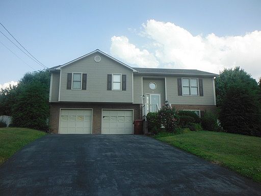 3rd image of 3 Windsor Ct