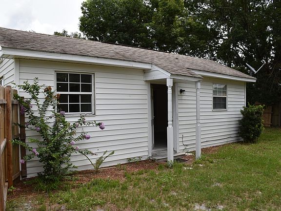 2nd image of 2611 Hiawatha Ave