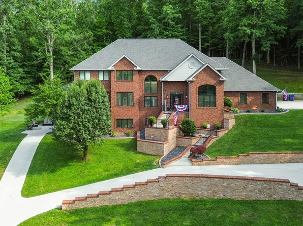 1357 Heather Hills Dr, Somerset, KY 42503