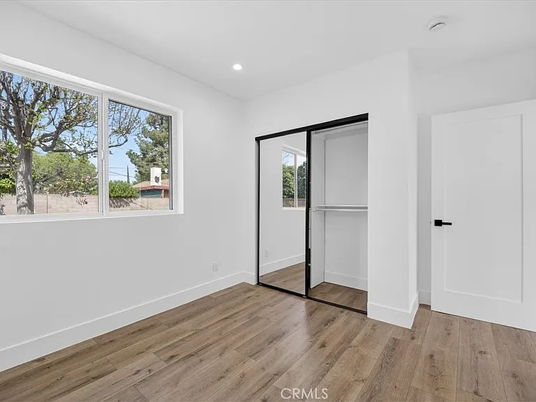 7053 Fallbrook Ave — Photo 15