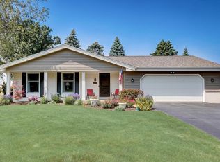 21370 Cambridge Circle Upper, Brookfield, WI 53045