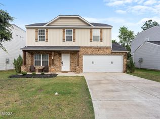 102 Sourwood Ln, Warner Robins, GA 31093