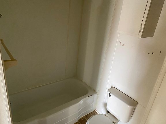 5th image of 1611 1/2 S Park St #1611-1/2