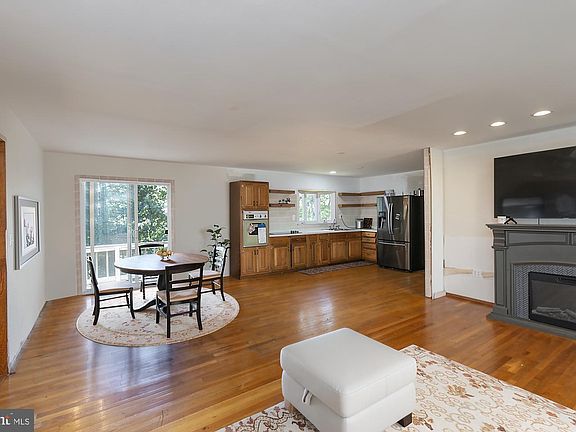 5th image of 148 Signal Hill Ln