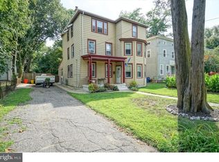 18 Church St, Beverly, NJ 08010
