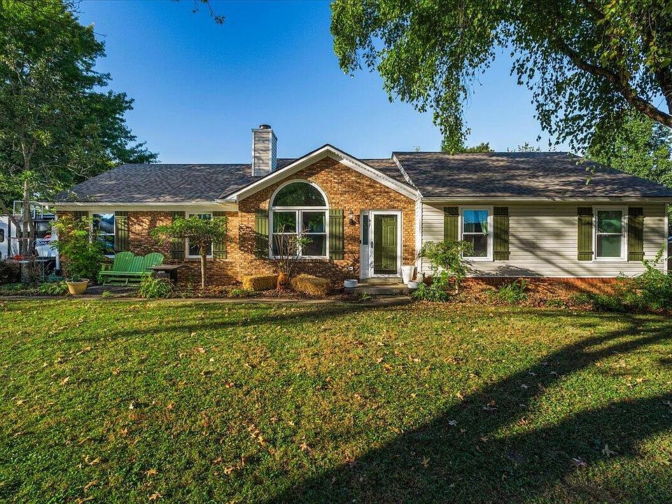 1st image of 4044 Hillside Dr