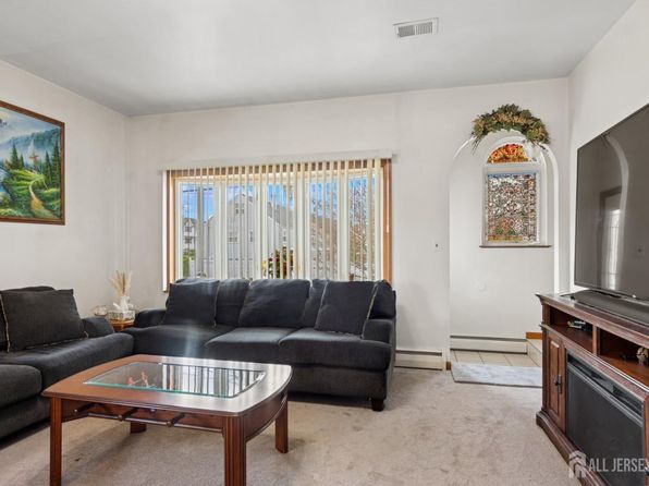 181 Wall St, Metuchen, NJ 08840