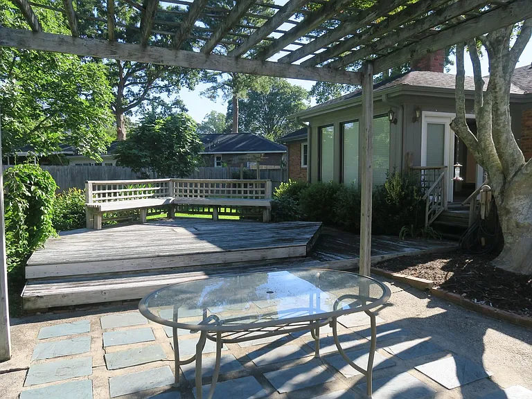 1389 Lakeside Rd — Photo 8