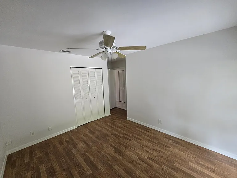 4503 NW 6th Ave — Photo 17