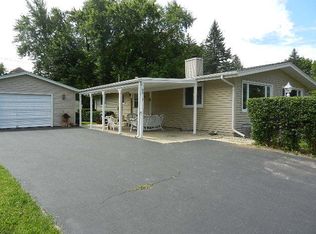 8913 390th Ct, Genoa City, WI 53128