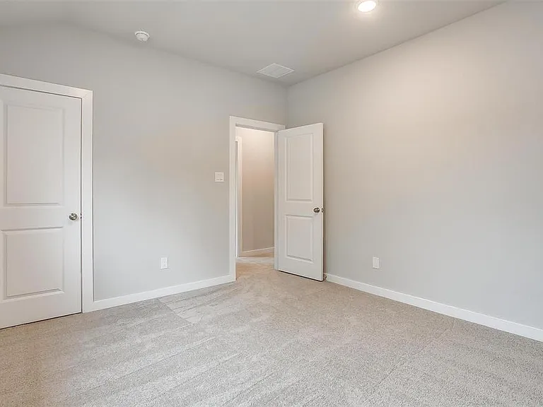 4525 Hogans Alley Dr — Photo 18