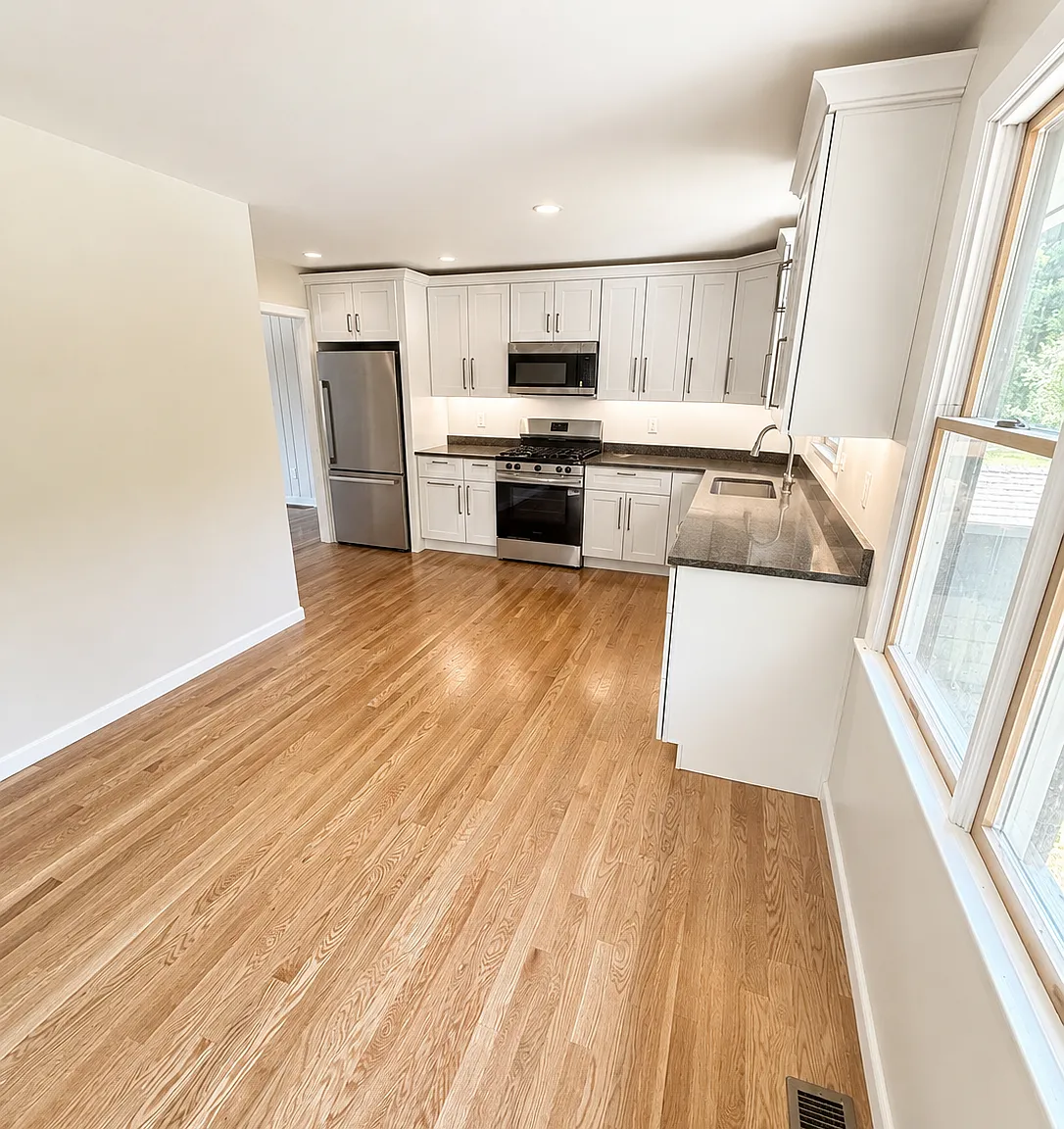 3 bed, 1600 sqft, $2,700 — Photo 4