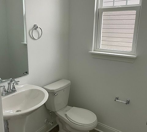 4th image of 6955 Pickett Pl