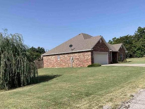 3rd image of 1025 Briarwood Dr