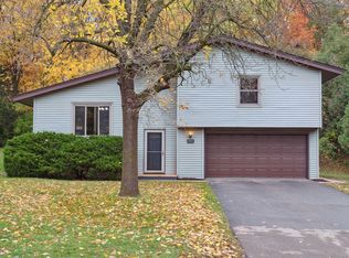 4901 Woodhill Rd, Minnetonka, MN 55345