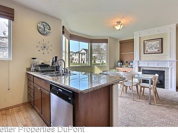 5th image of 2050 Garry Oaks Ave Unit A