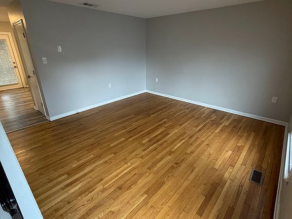 3rd image of 38 Raleigh Ct