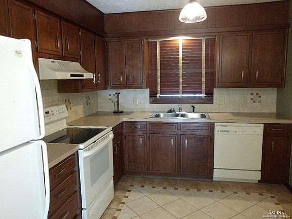 5th image of 1326 Parkwood Dr