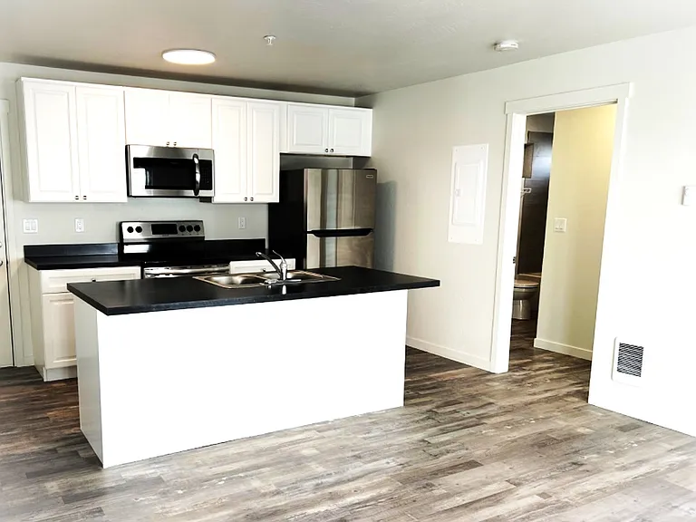 126 E Evergreen Dr #202 — Photo 5