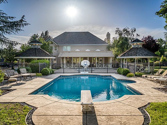 5th image of 8658 Country Creek Dr