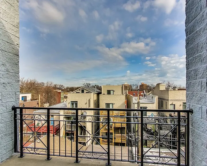 2032-46 W Division St — Photo 15
