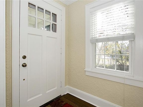 4th image of 1204 Sunnyside Ave