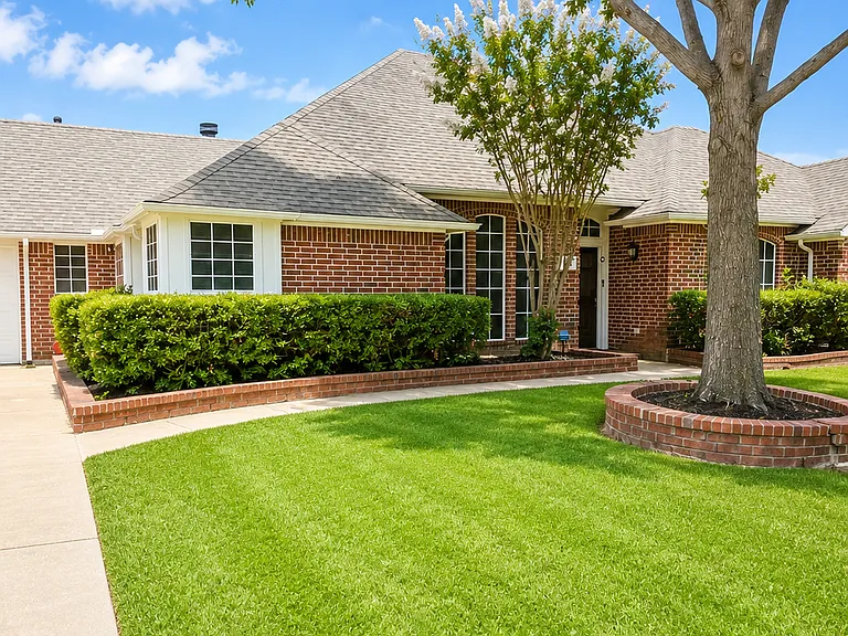 134 Whispering Hills Dr — Photo 2