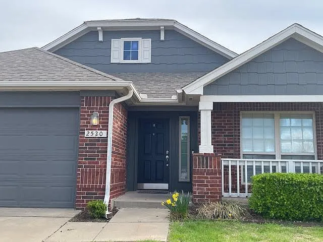 2520 NW 182nd St — Photo 2
