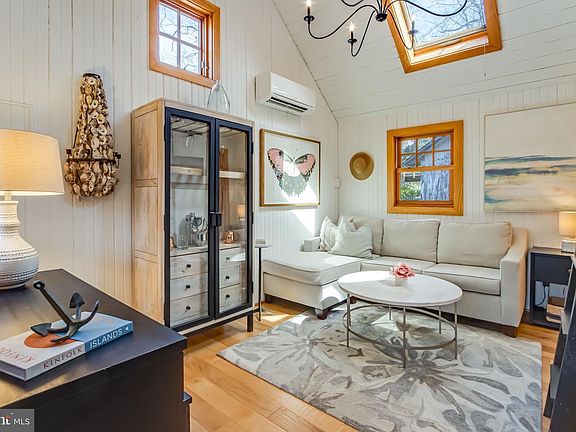 3rd image of 158 Henlopen Ave #8