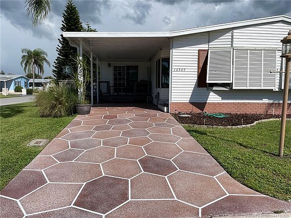 5th image of 14347 SW Golf Club Dr