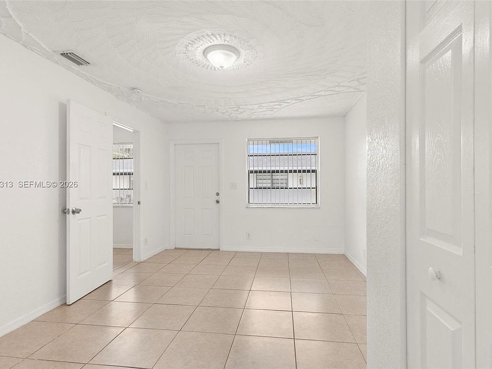 1st image of 4120 SW 19th St APT 1